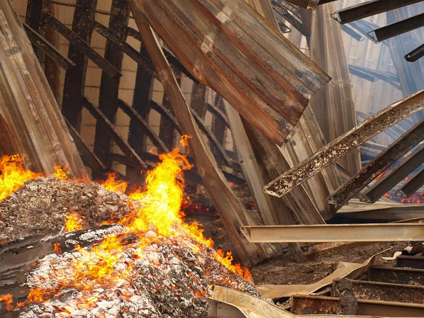 Grossbrand Holzlager Siegburg Industriestr P389.JPG